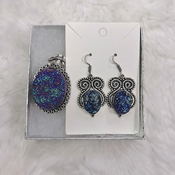 Titanium Druzy 925 Pendant & Earrings Set - Picture 10 of 15